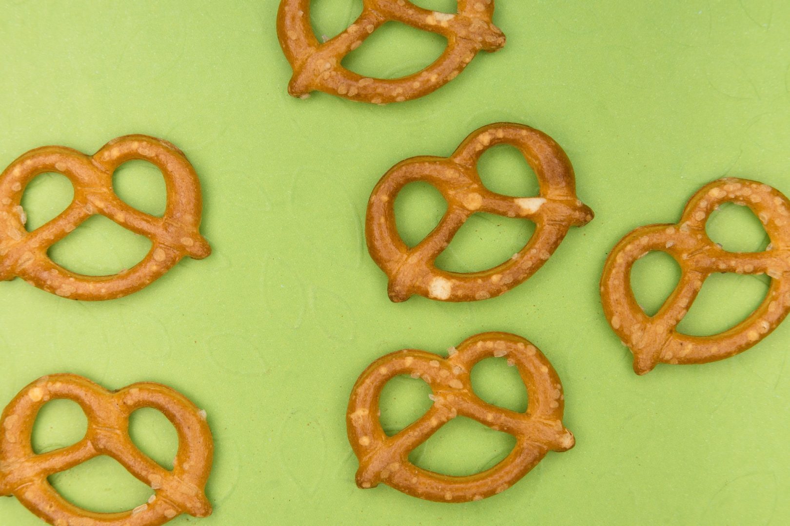QuaiAlpha_snacking_content_pretzel