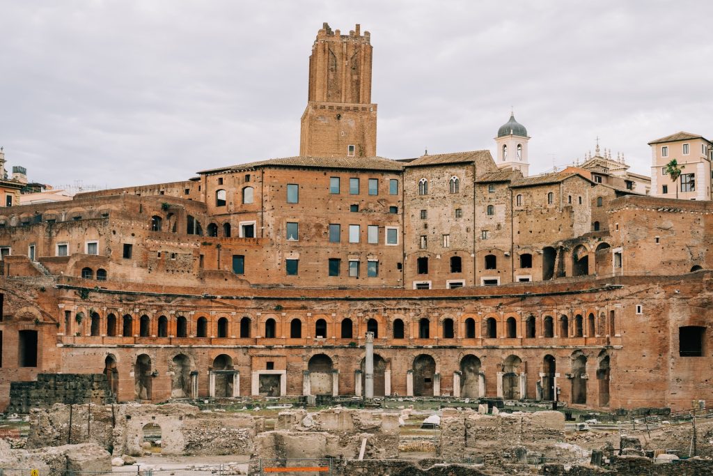 Un forum romain antique à Rome