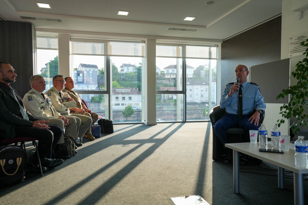 L'adjudant de gendarmerie Jérémie Roy nous informe des menaces de cybersécurité qui découlent des tensions géopolitiques actuelles